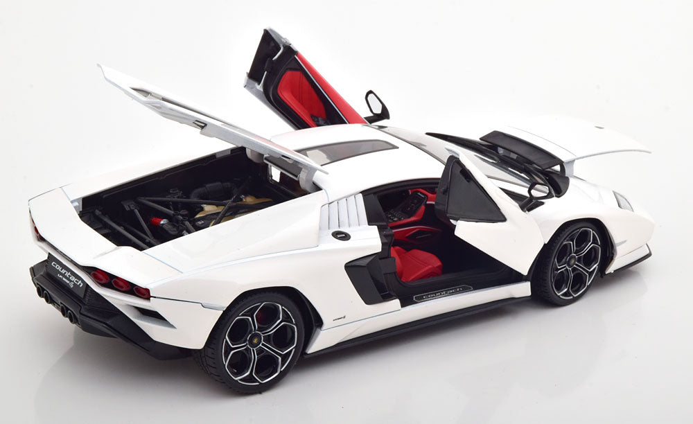 Maisto 1:18 Lamborghini Countach LPI 800-4 2022 white