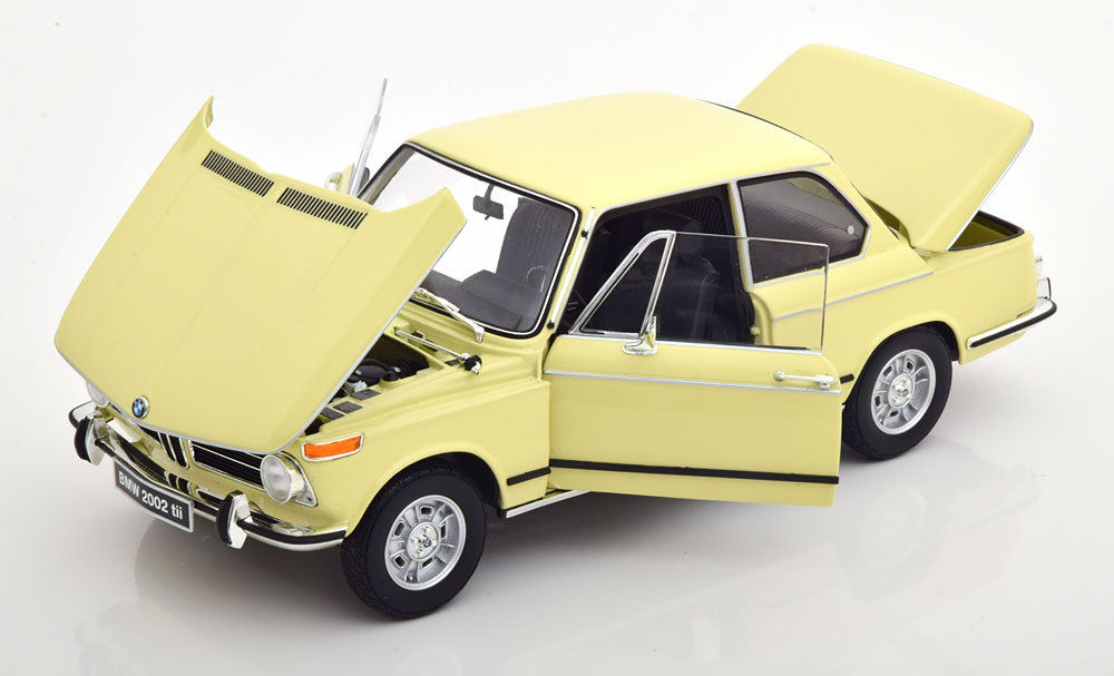Kyosho 1:18 BMW 2002 tii 1972 creme