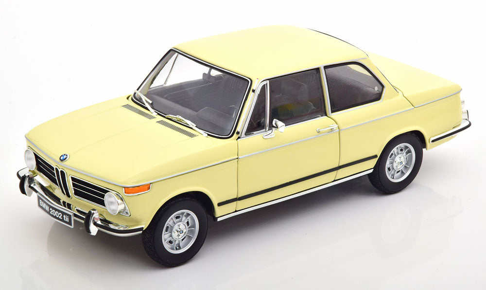 Kyosho 1:18 BMW 2002 tii 1972 creme