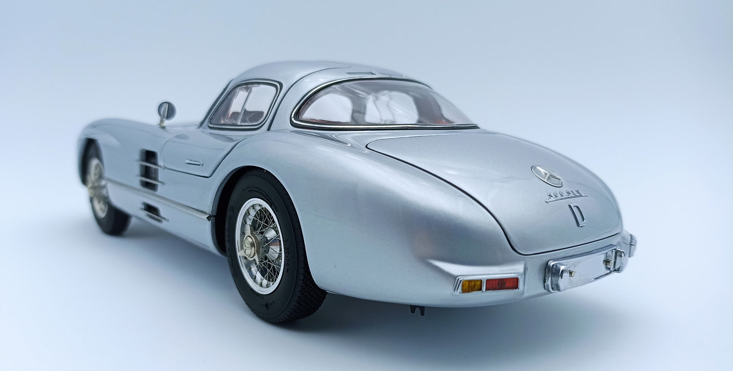 CMC 1:18 Mercedes-Benz 300 SLR Coupé, 1955, red interior