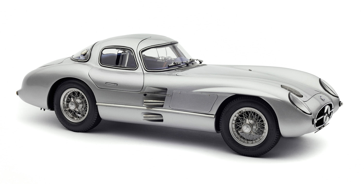 CMC 1:18 Mercedes-Benz 300 SLR Coupé, 1955, blue interior