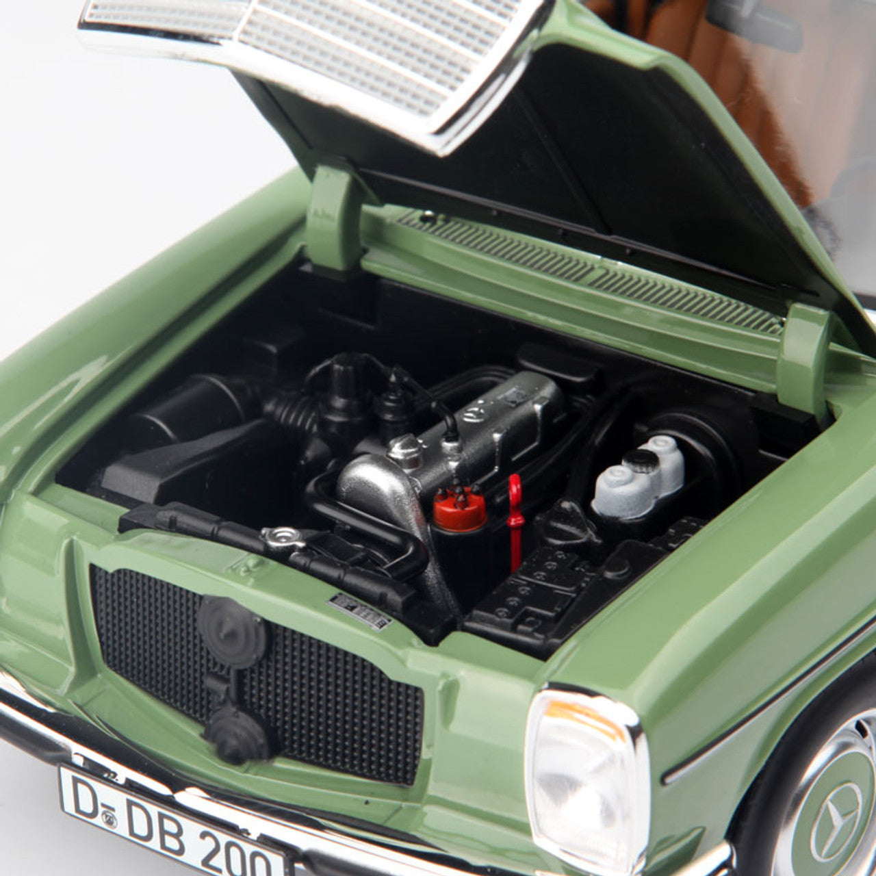 Norev 1:18 1973 Mercedes-Benz 200 W115 (Green)