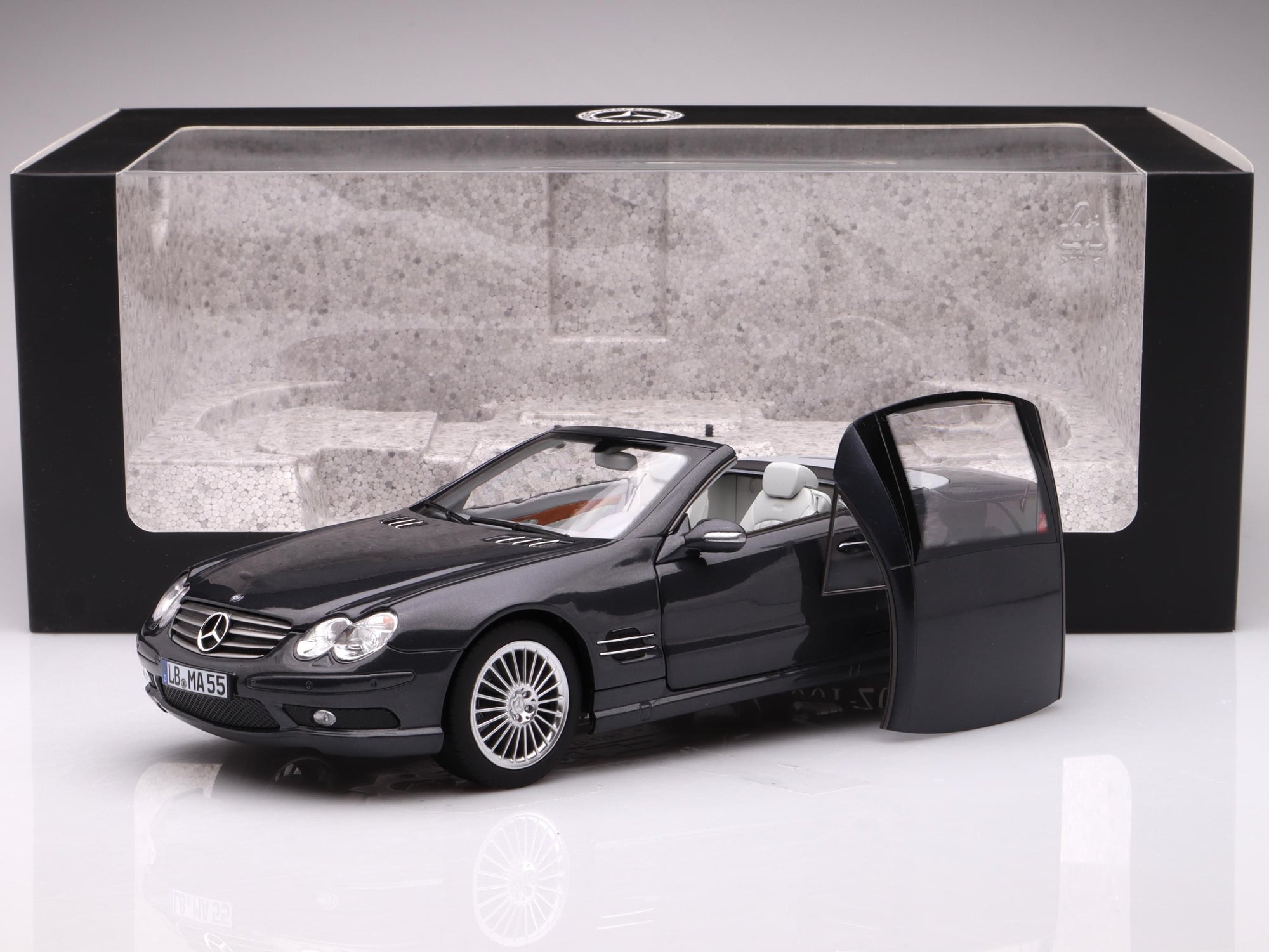 Norev 1:18 Mercedes SL 55 AMG (R230), black metallic with removable roof Dealer Edition