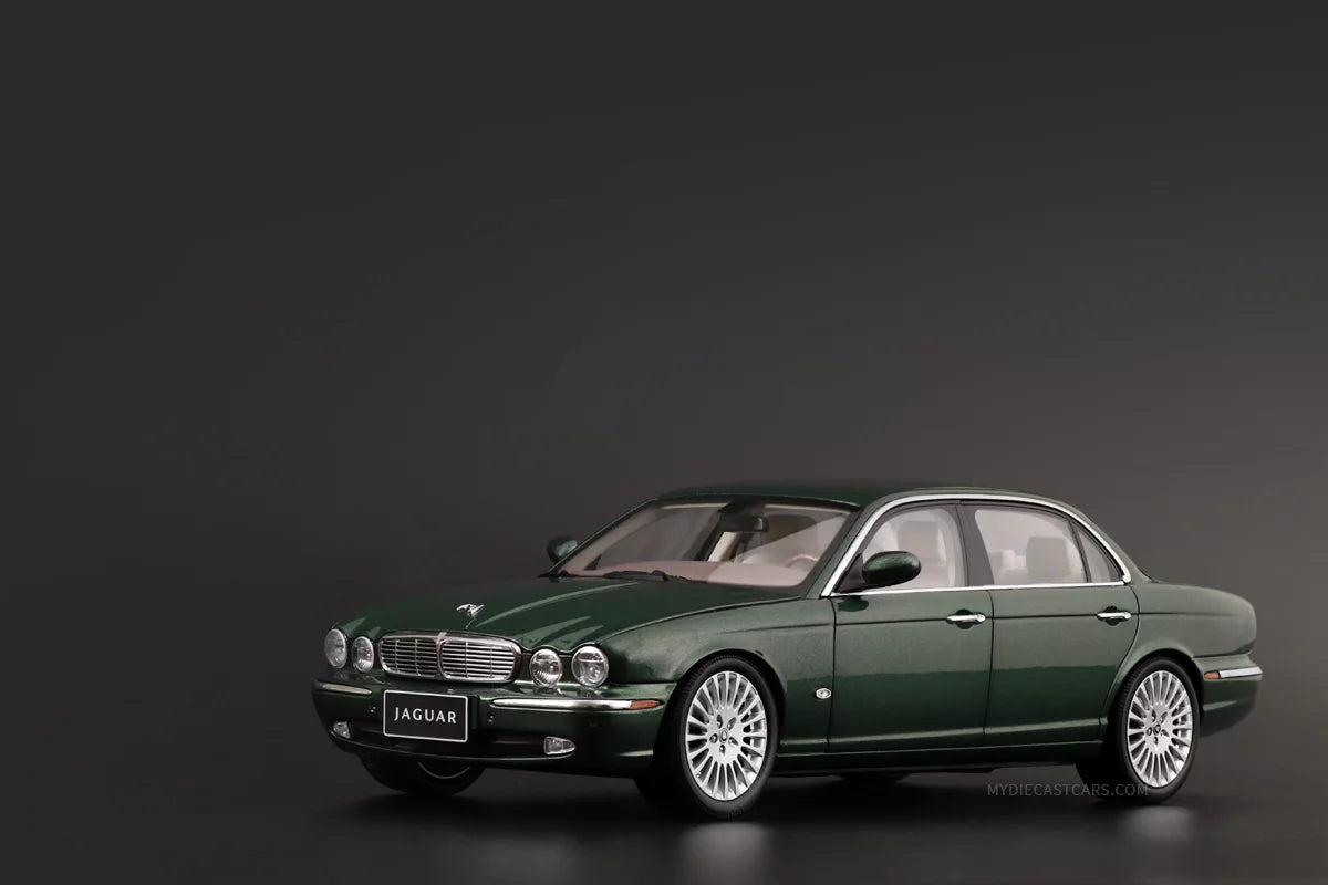 Almost Real 1:18 Jaguar XJ6 (X350) Racing Green