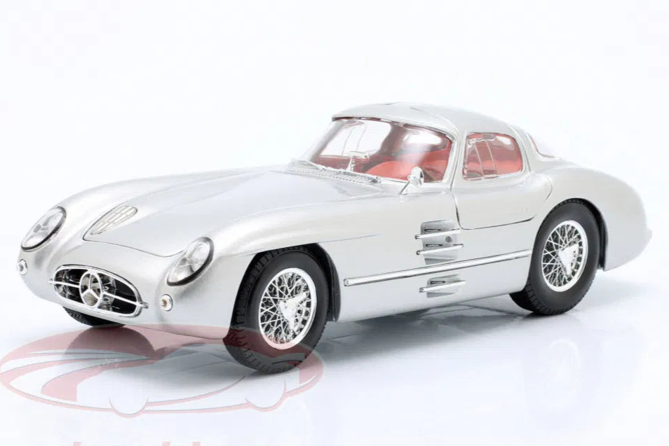Maisto 1:18 Mercedes-Benz 300 SLR Uhlenhaut Coupe silver
