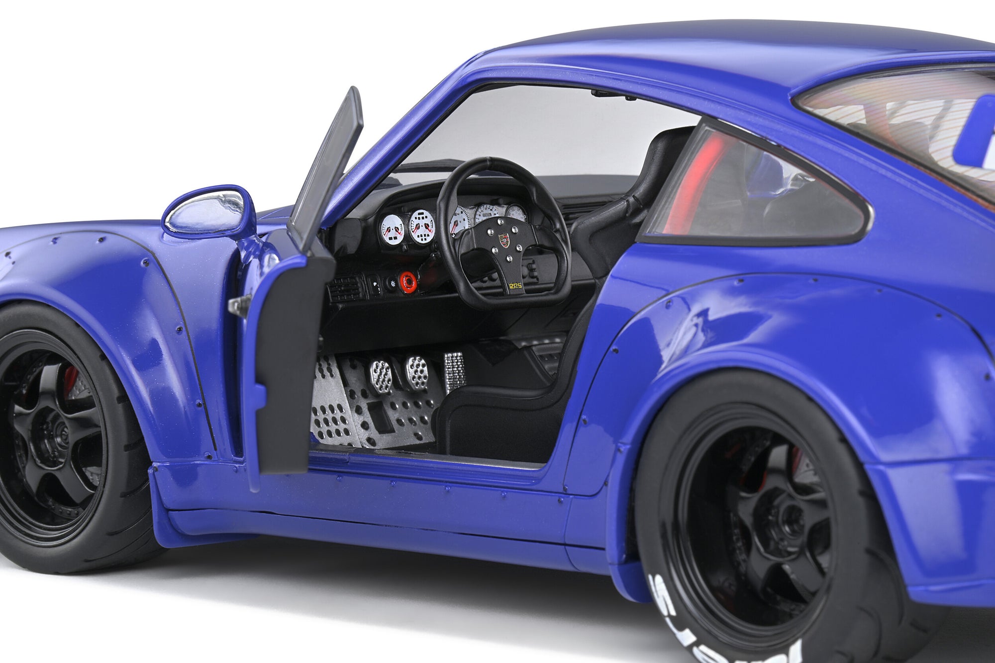 Solido 1:18 RWB Body Kit Champagne – 2017