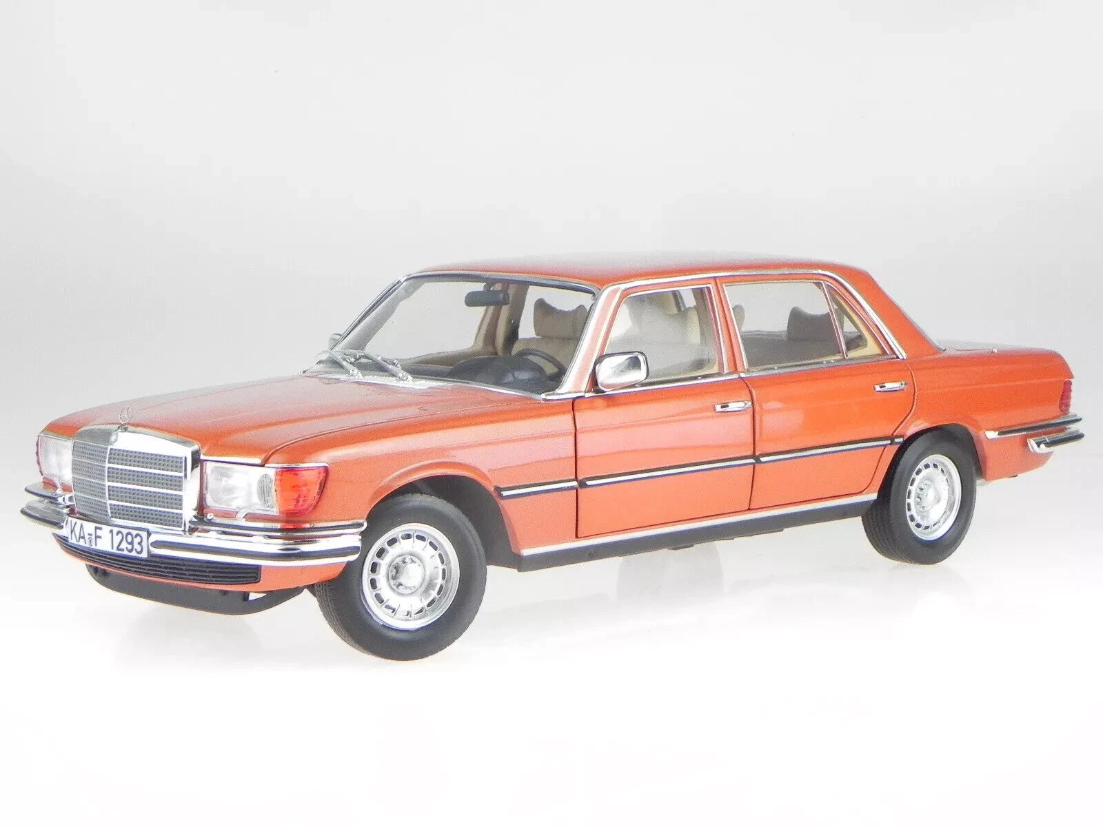 Norev 1:18 Mercedes Benz 450 SEL 6.9 1976 W116 Orange