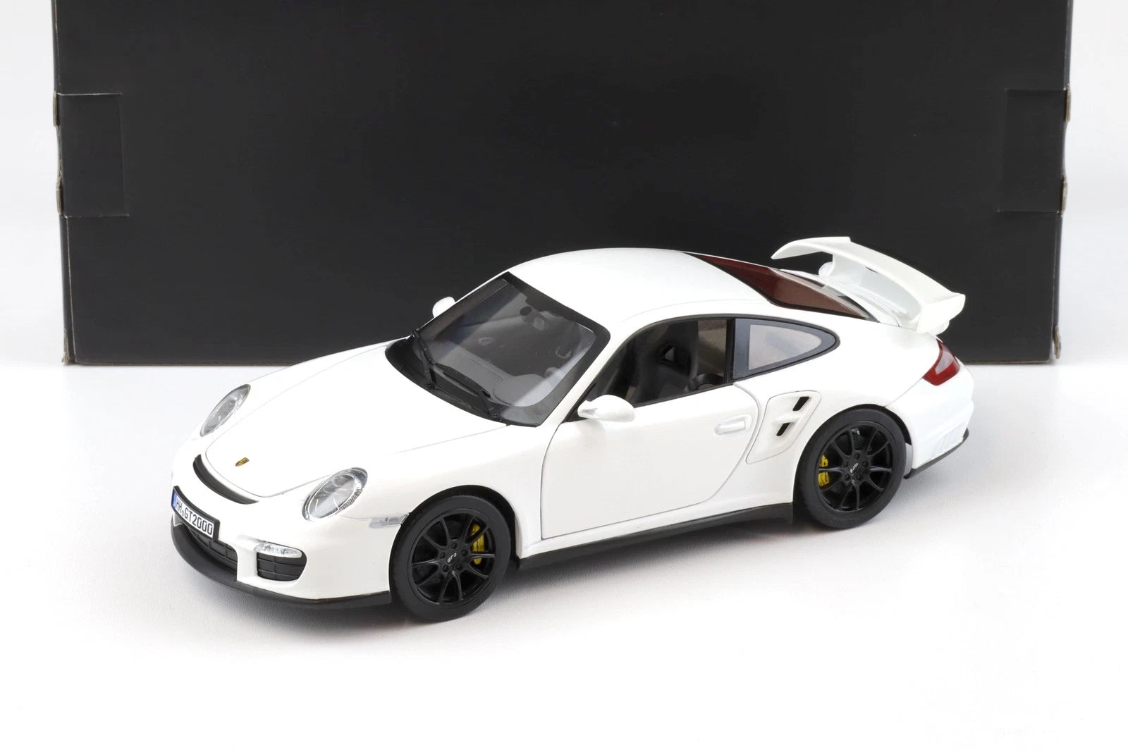 Norev 1:18 Porsche 911 997 GT2 Coupe 2007 White