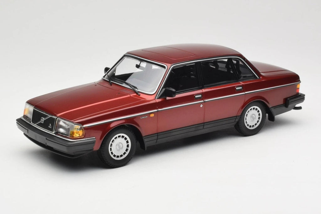Minichamps 1:18 Volvo 240 GL Dark Red