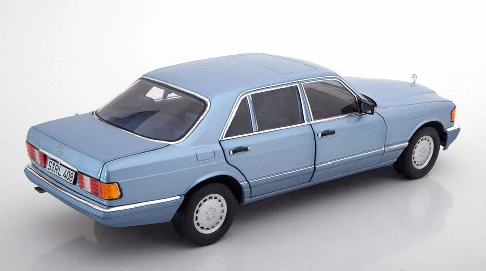 Norev 1:18 Mercedes 560 SEL W126 1991 light blue-metallic