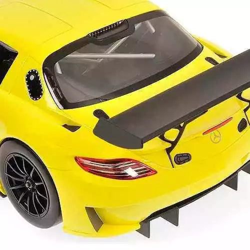 Minichamps 1:18 2011 MERCEDES SLS AMG GT3 STREET Yellow