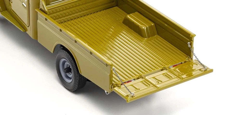Kyosho 1:18 Toyota Land Cruiser 40 Pickup (Olive)