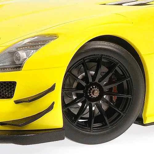 Minichamps 1:18 2011 MERCEDES SLS AMG GT3 STREET Yellow