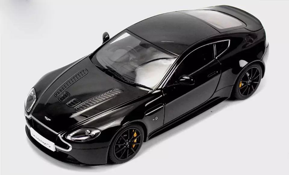 AUTOart 1:18  Aston Martin V12 Vantage S Black