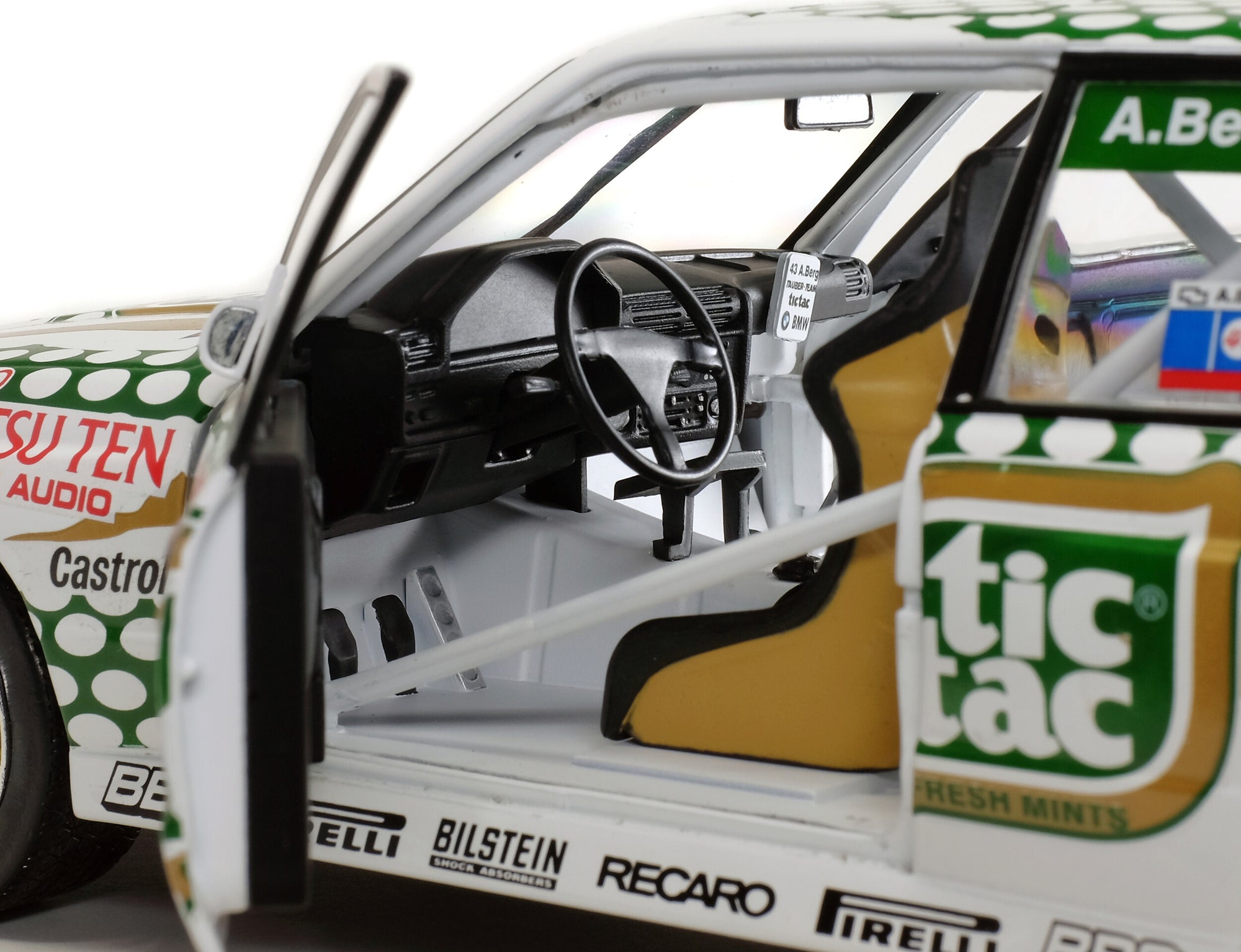 Solido 1:18 BMW E30 M3 – DTM – 1991 – A. Berg #43