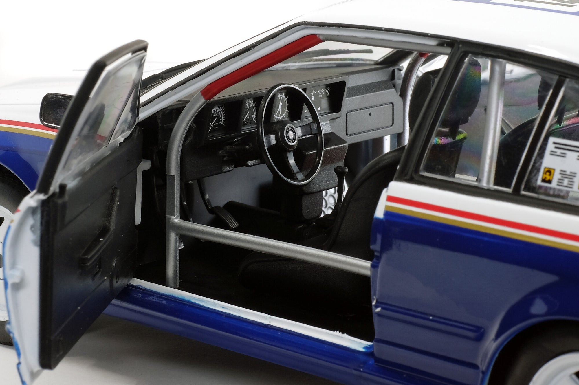 Solido 1:18 Alfa Romeo GTV6 – Tour de Corse – 1986 – Loubet / Andrié #14
