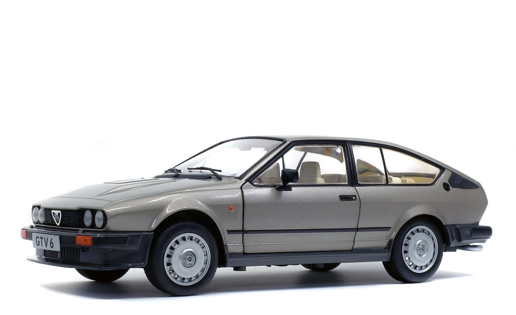 Solido 1:18 Alfa Romeo GTV6 – Silver – 1984