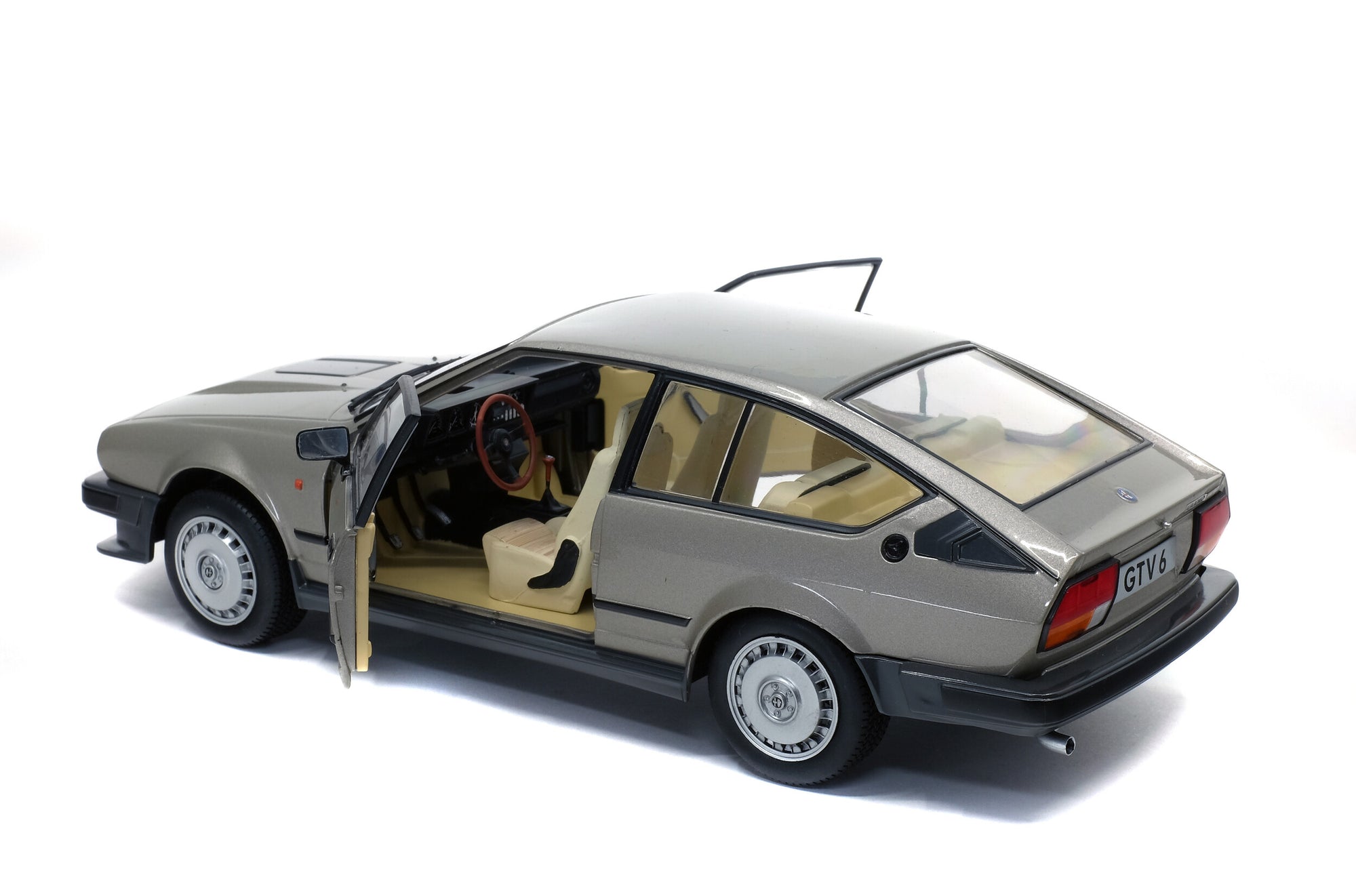 Solido 1:18 Alfa Romeo GTV6 – Silver – 1984