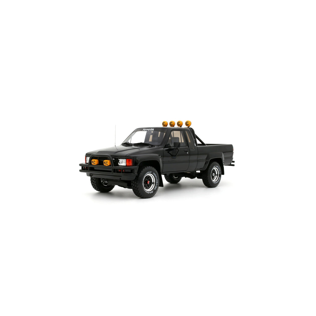 Ottomobile 1:18 Toyota Hilux SR5 Glossy Black 202 1985