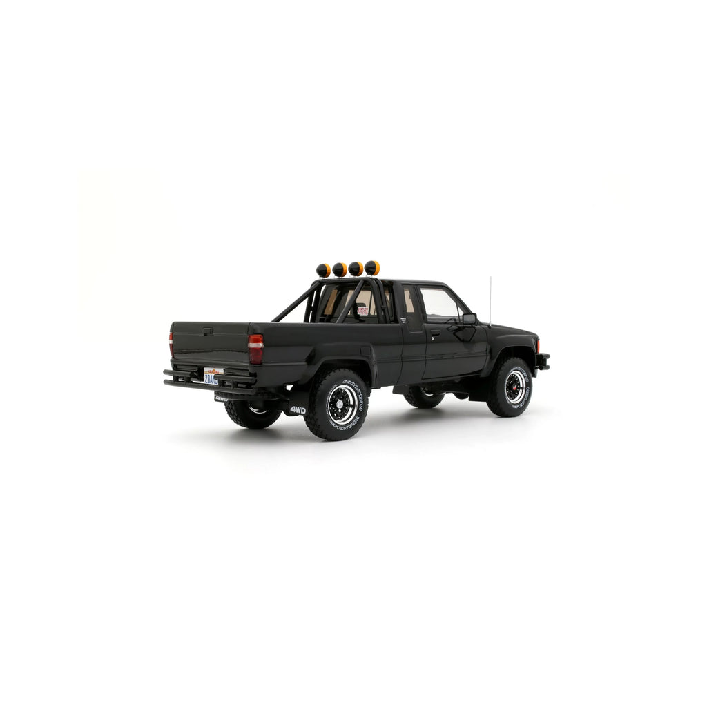 Ottomobile 1:18 Toyota Hilux SR5 Glossy Black 202 1985