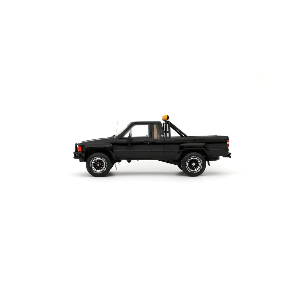 Ottomobile 1:18 Toyota Hilux SR5 Glossy Black 202 1985