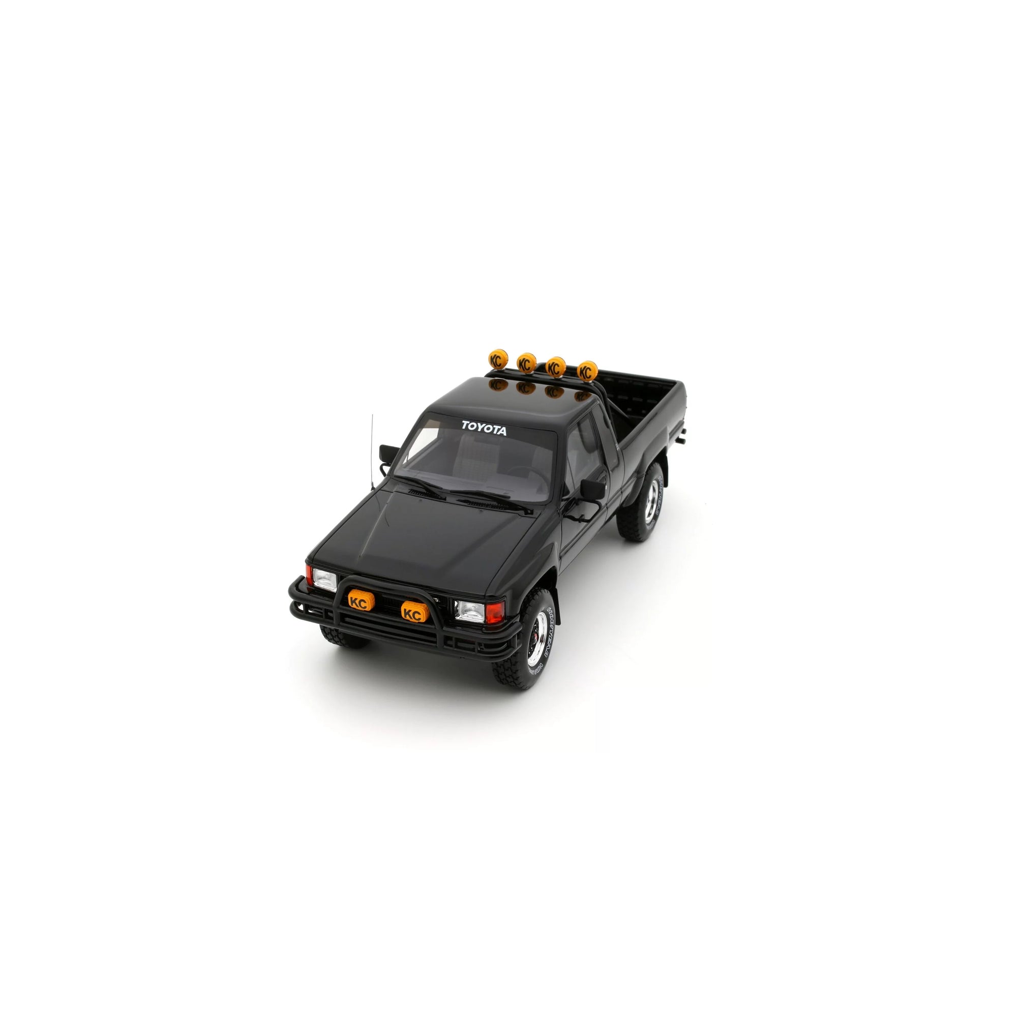 Ottomobile 1:18 Toyota Hilux SR5 Glossy Black 202 1985